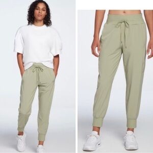 CALIA (L) Women’s Joggers